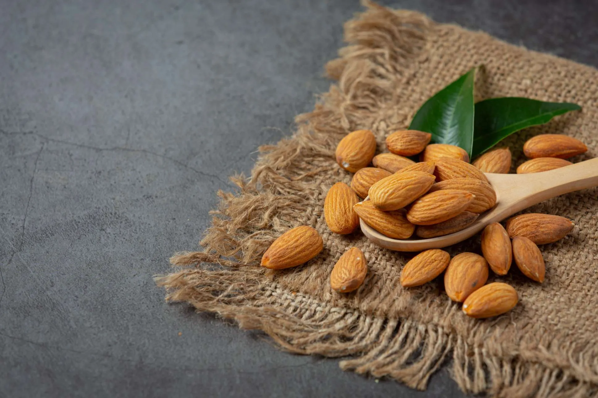 Hạt Hạnh Nhân Hạt Hạnh Nhân